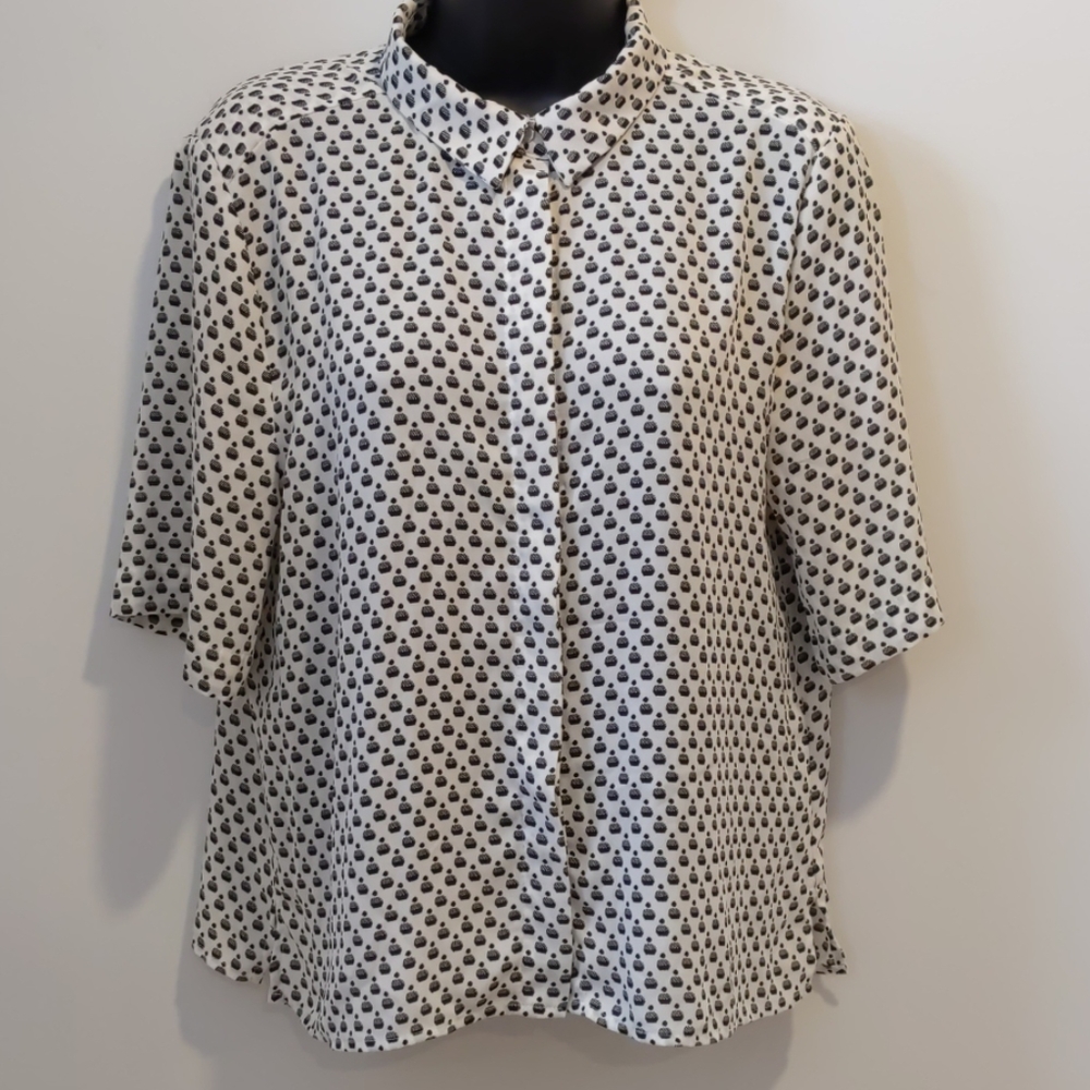 3/$30 cupcake print blouse sz 8